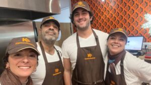 Equipo de cuatro personas que componen el personal de Komochurros
